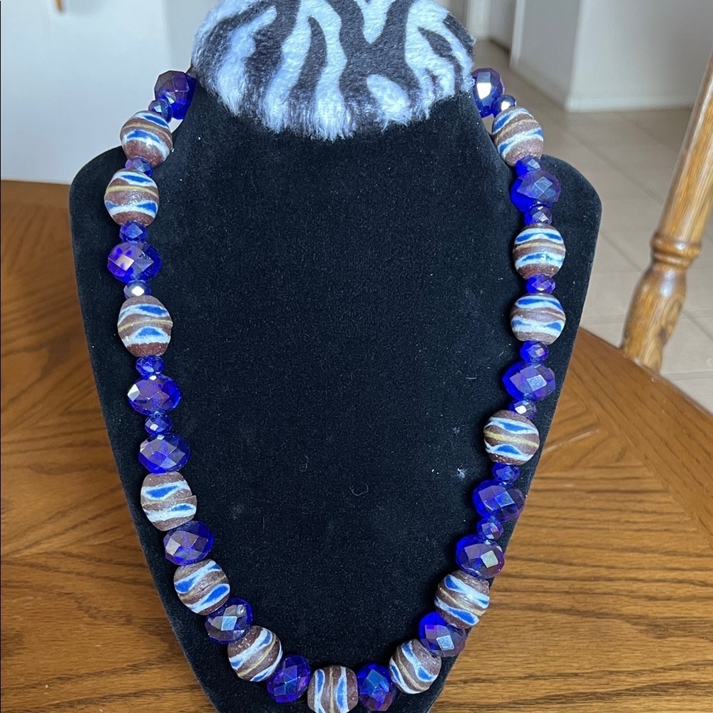 Elegant Blue and Brown Beaded Necklace - Picture 2 of 5